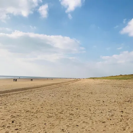 Les Demoiselles, Emplacement Ideal * 圣让-德蒙