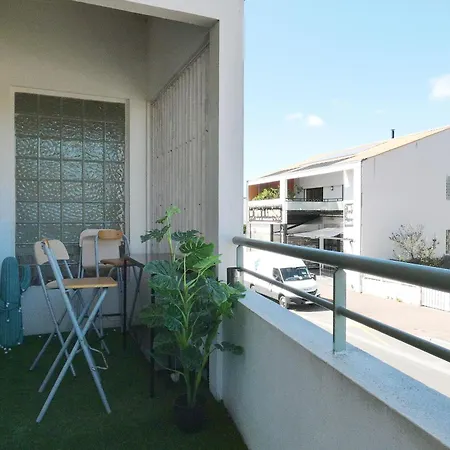 Les Demoiselles, Emplacement Ideal Apartment *